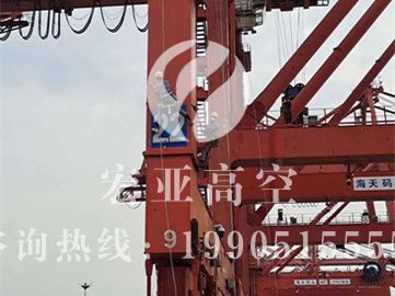通州码头吊机钢架油漆防腐